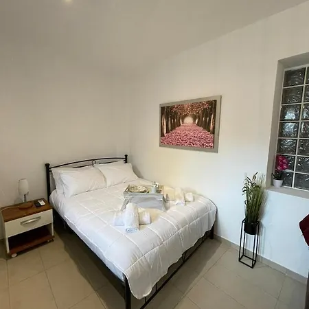 Zebrano Studio In Kallithea * Koskinou (Rhodes)